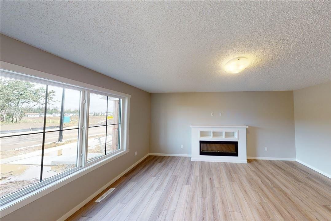 3 Bedroom 2.5 Bathroom Townhouse in Secord - Photo 3 of 22