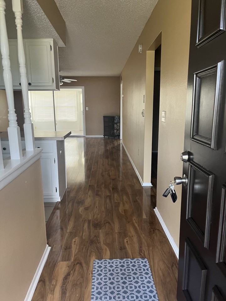 2888 Bancroft Cir E Apt C #C - Photo 2 of 13