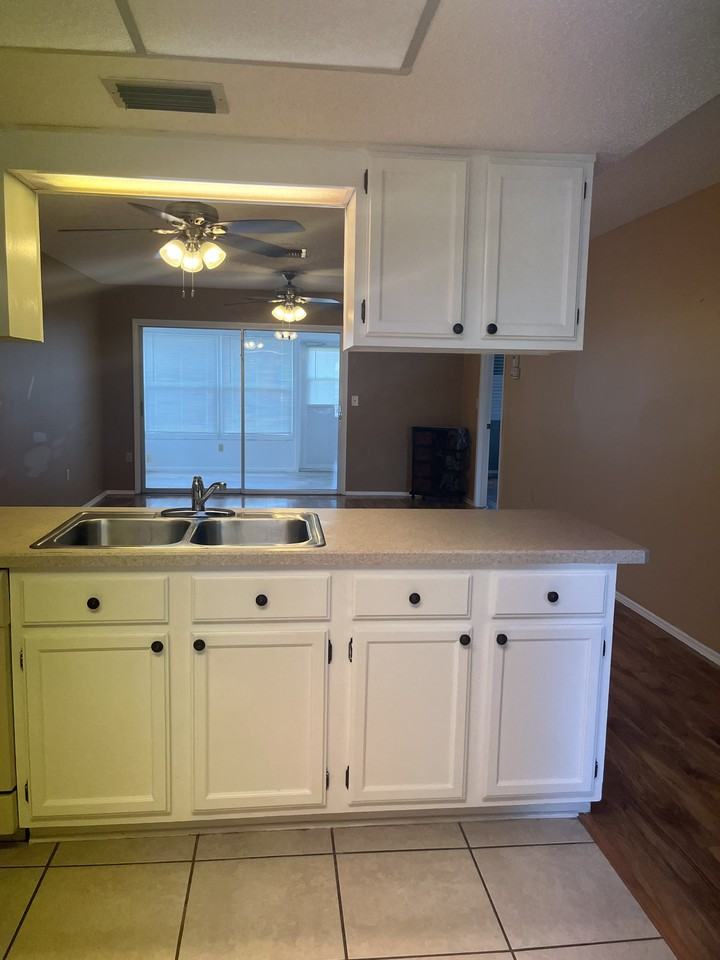 2888 Bancroft Cir E Apt C #C - Photo 3 of 13