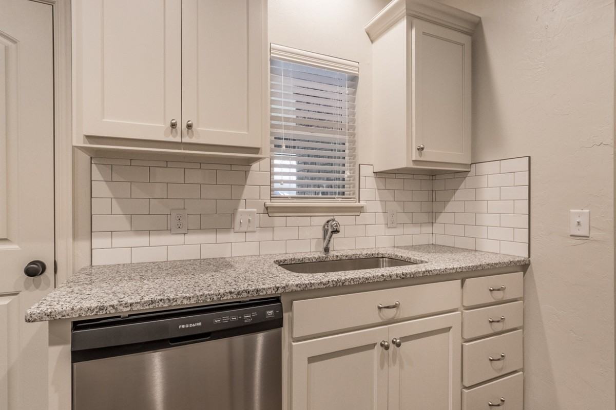 437 Chalk Hill Ct #1 - Photo 5 of 10