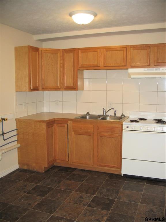 2612 Wayne Street- ONE TIME LISTING #1 - Photo 2 of 10