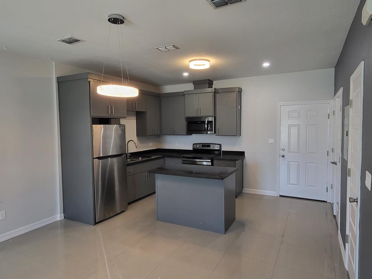 2315 Taxco Ct #3 - Photo 3 of 6