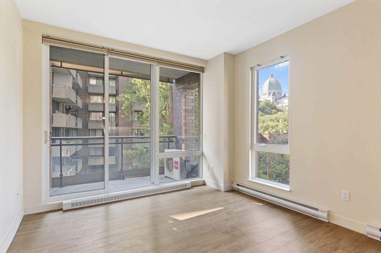 3300 Avenue Troie #501