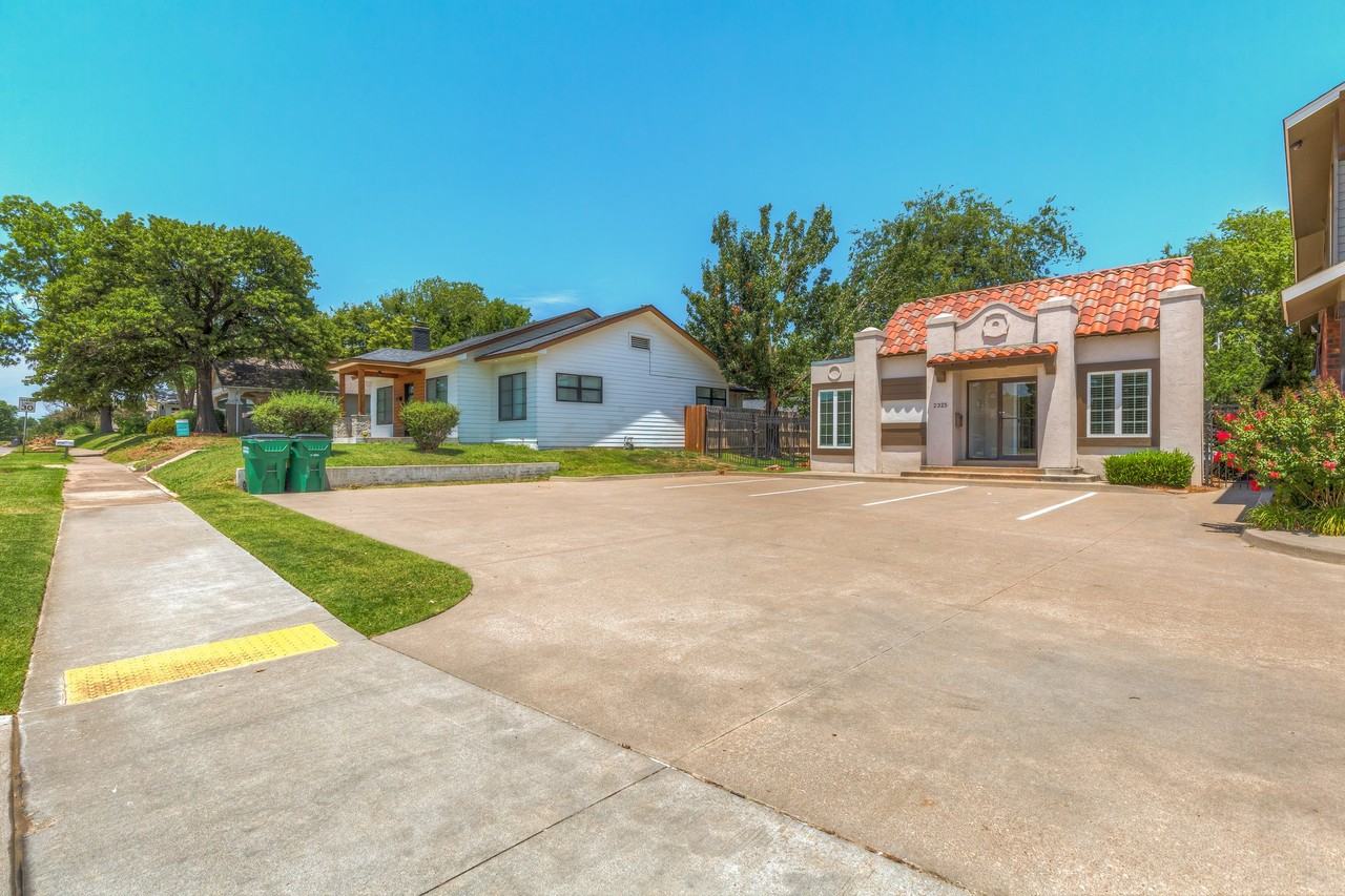 2325 E 13th St #1 - Photo 3 of 38