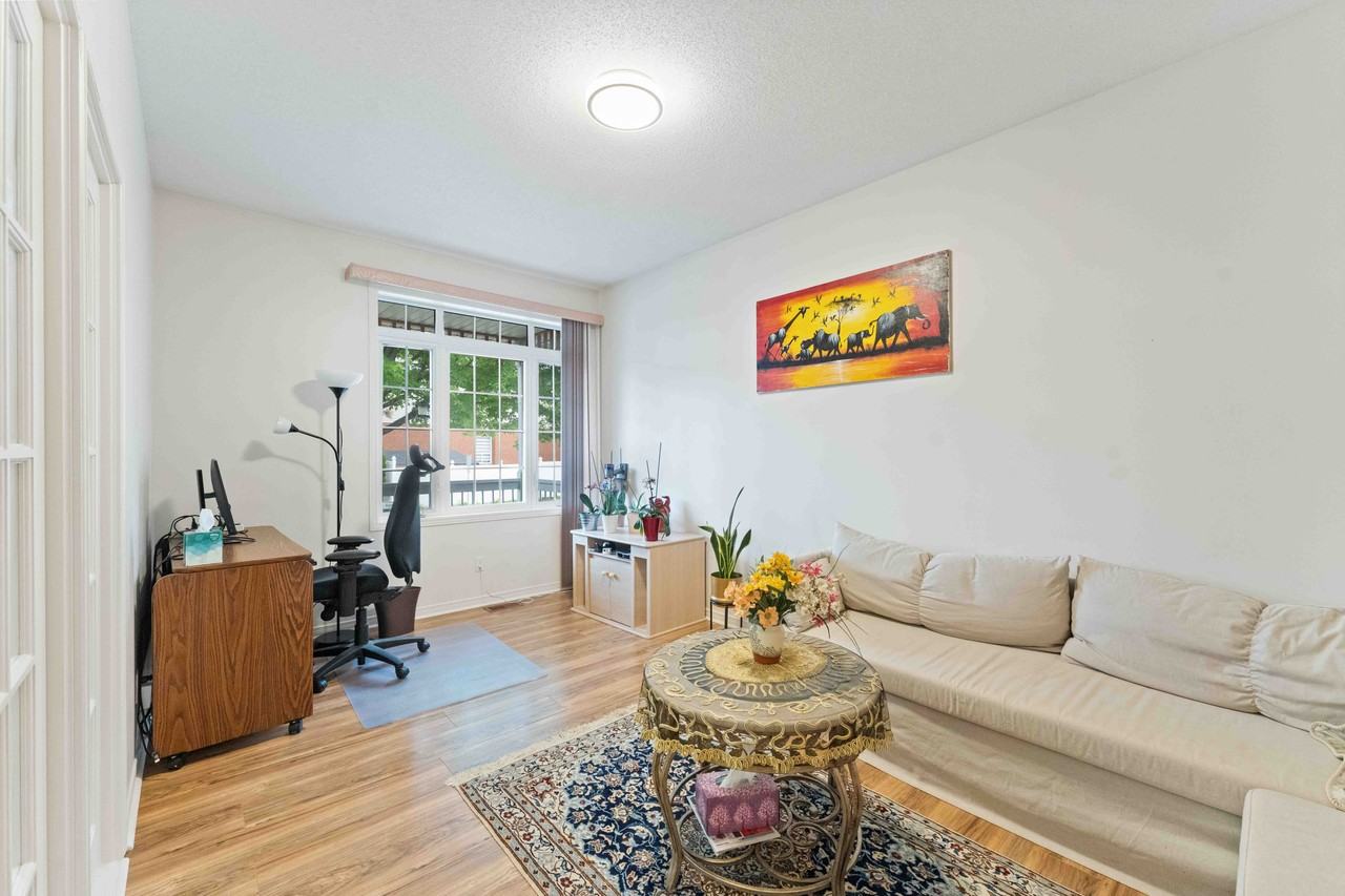 105 Grandpark Circle - Photo 2 of 19