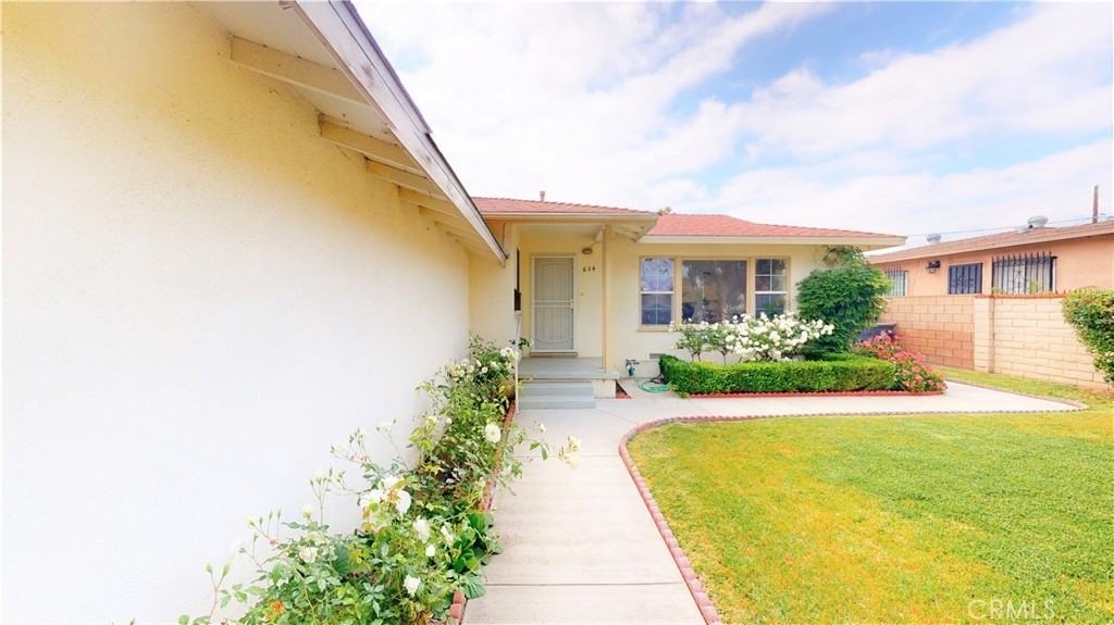 634 South Daisy Avenue - Photo 2 of 10