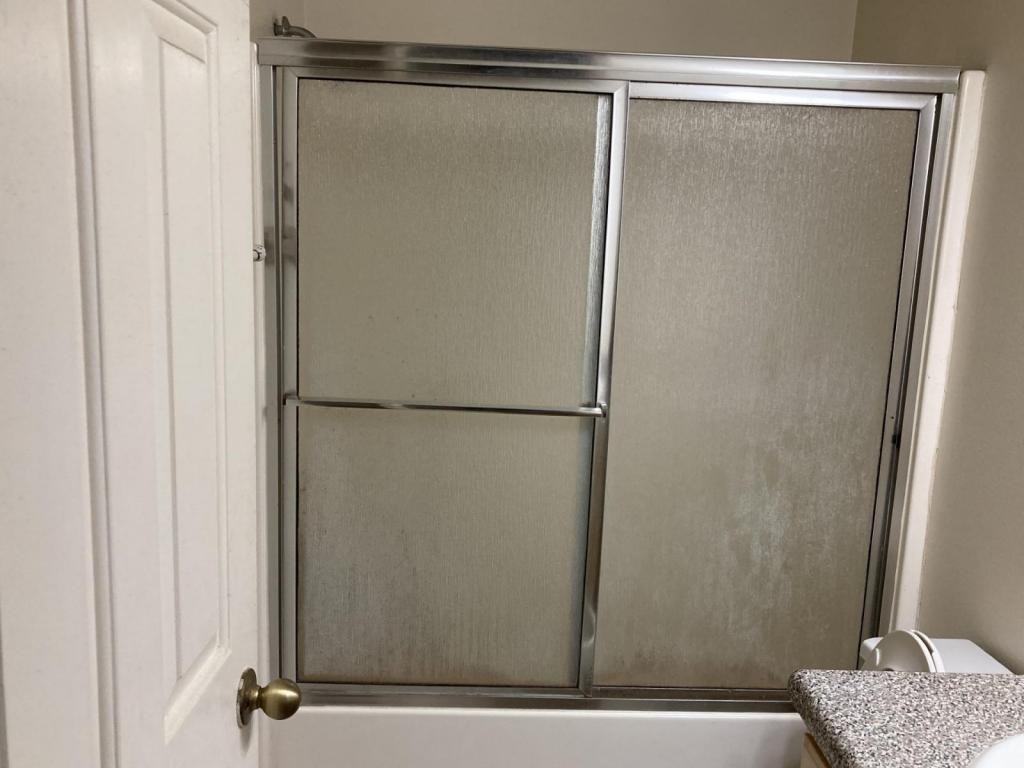 204 N Scanlan St - Photo 2 of 8