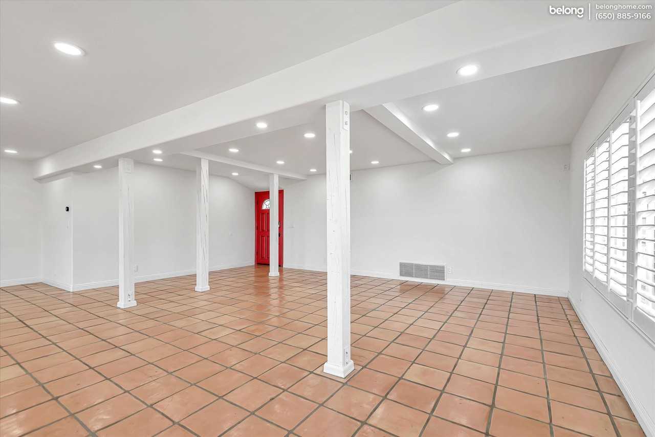 2965 Gage Ave - Photo 7 of 31