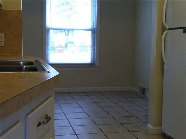 22327 Cleveland St - Photo 3 of 13