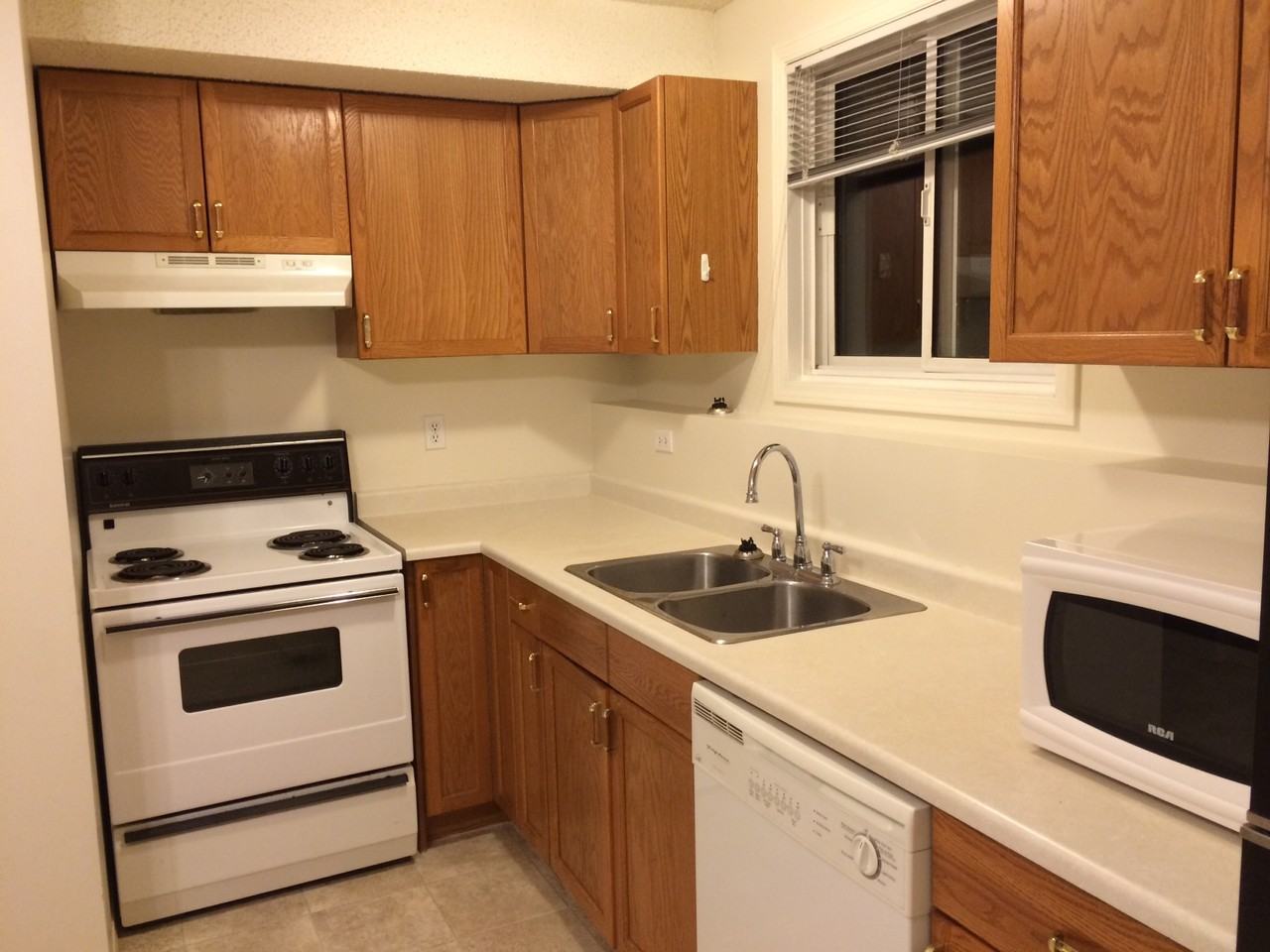 11238 72 Avenue - Photo 2 of 18