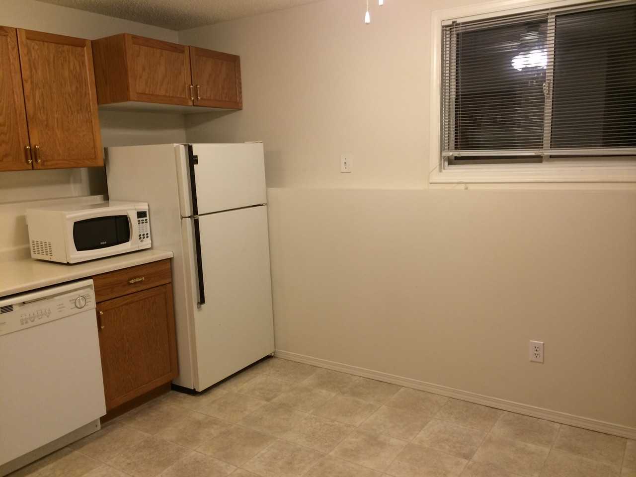 11238 72 Avenue - Photo 3 of 18