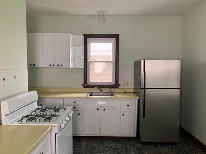 212 Luella Ave - Photo 2 of 9