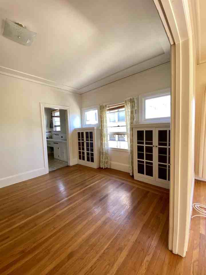 Shattuck Avenue #4 - Photo 6 of 21