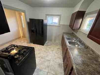 302 Fairmont Ave - Photo 3 of 8