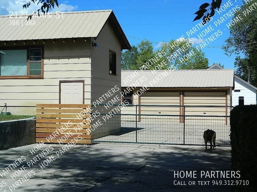 2121 Main St - Photo 2 of 18