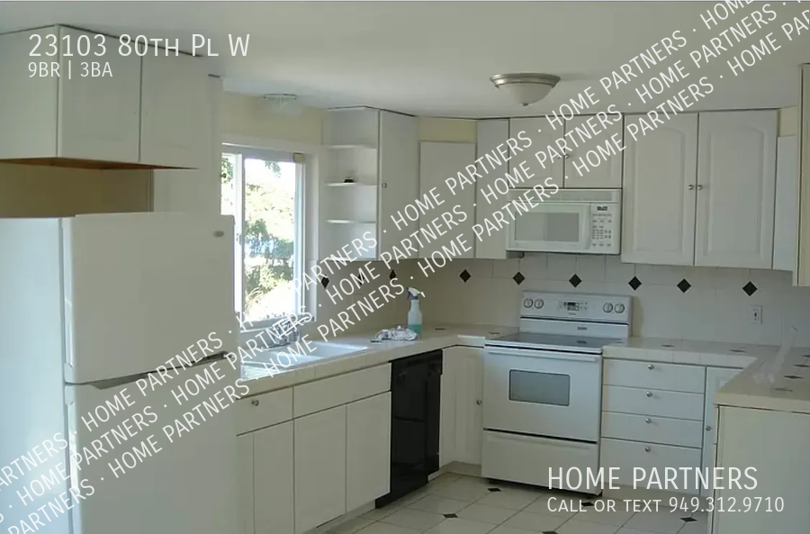 23103 80th Pl W - Photo 2 of 5