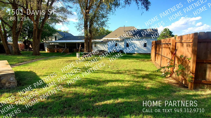 1501 Davis St - Photo 3 of 48