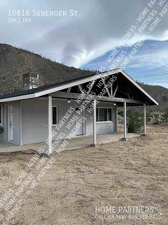 10616 Seberger St - Photo 2 of 26