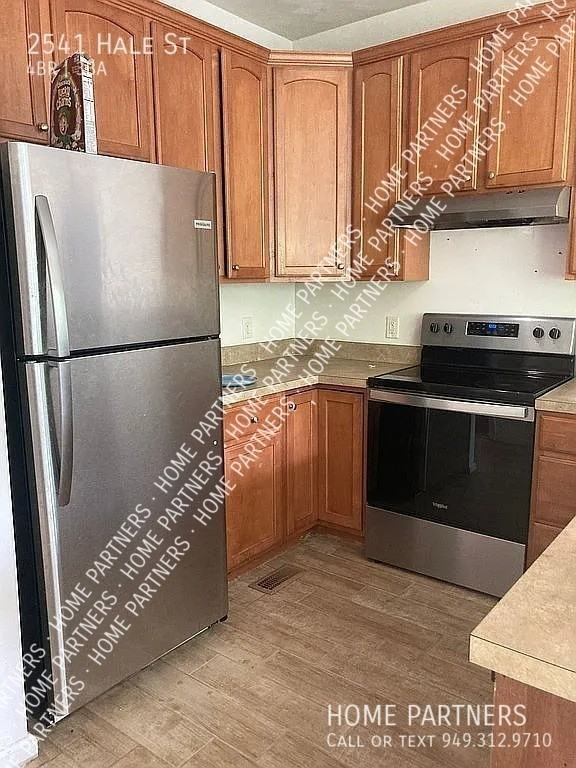 2541 Hale St - Photo 2 of 21
