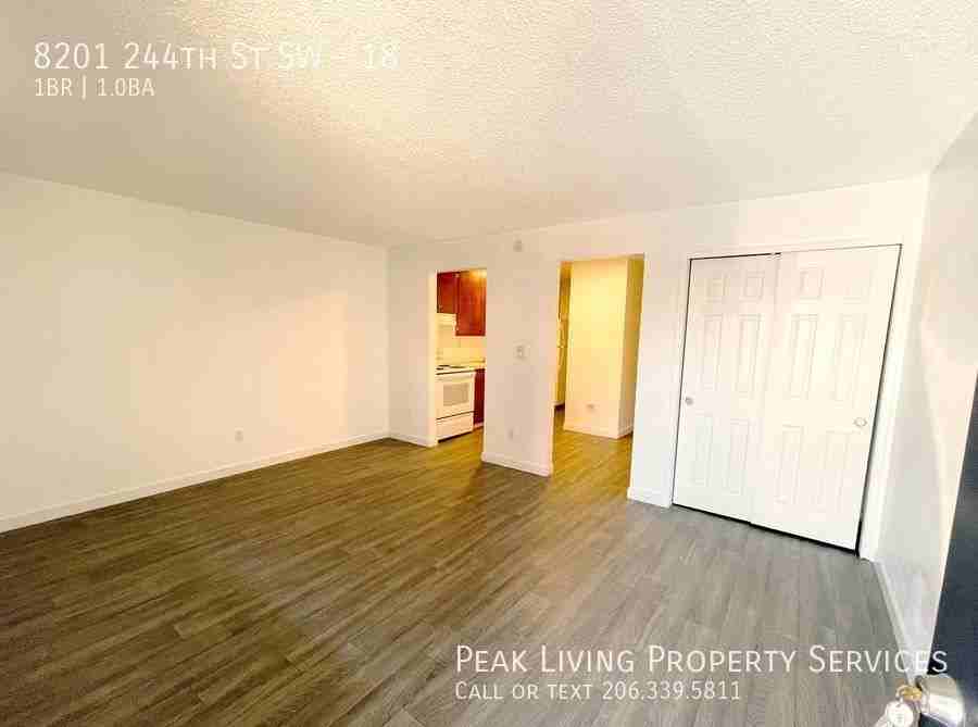 8201 Lake Ballinger Way #18