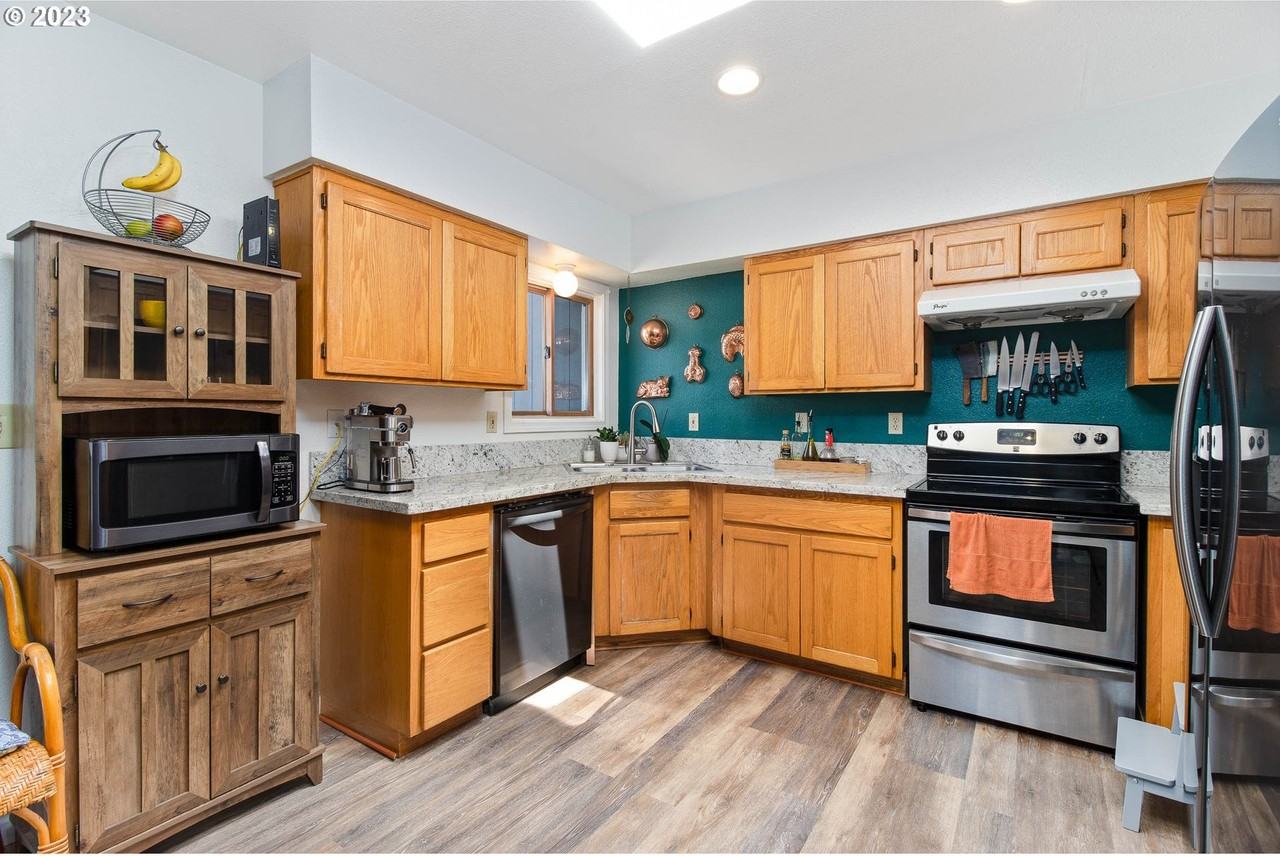 3911 Se 97th Ave #NA - Photo 3 of 3