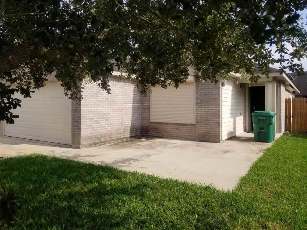 3007 Duck Pond Dr #NA - Photo 2 of 19