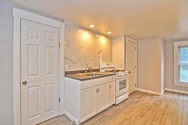 73 Pine St #2ndFL - Photo 3 of 21