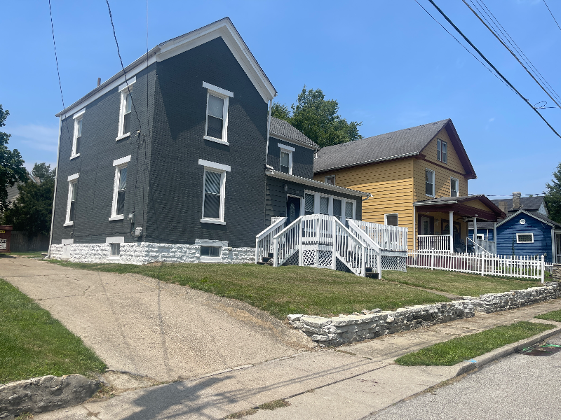 4919 Jameson St - Photo 2 of 32