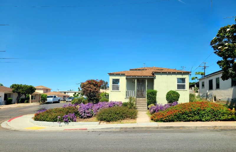 4534 College Way #A - Photo 2 of 12