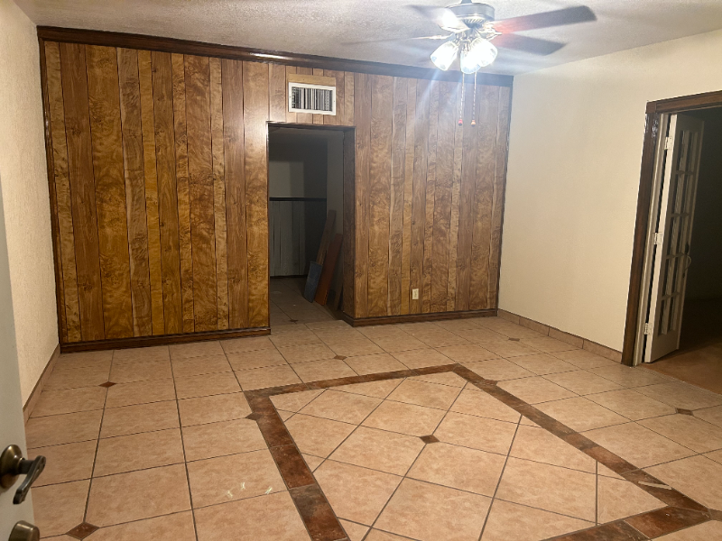 1524 E 20th St #2 - Photo 3 of 3