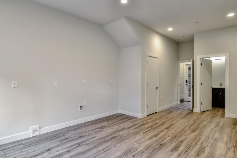 1919 24th Ave S #C - Photo 7 of 43