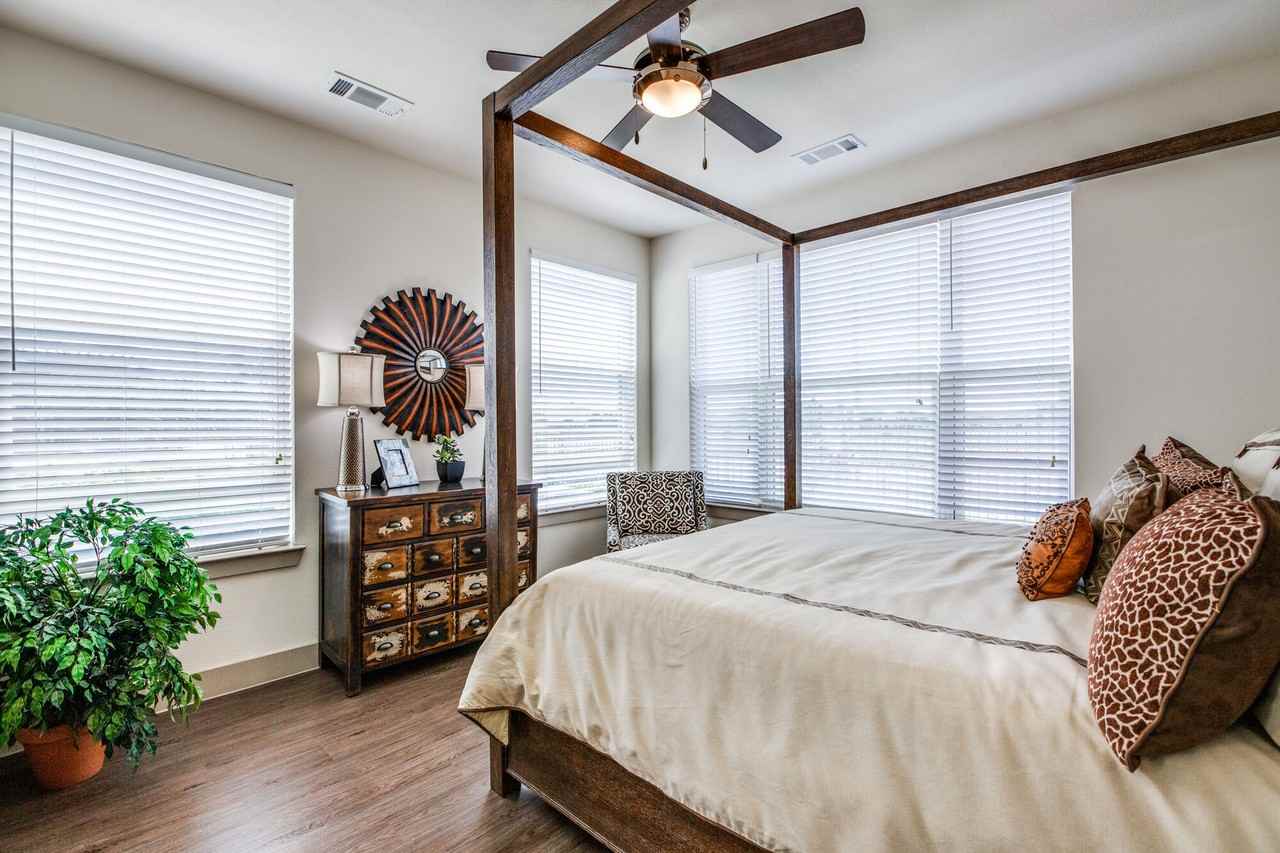 Palladium Aubrey - Photo 5 of 42