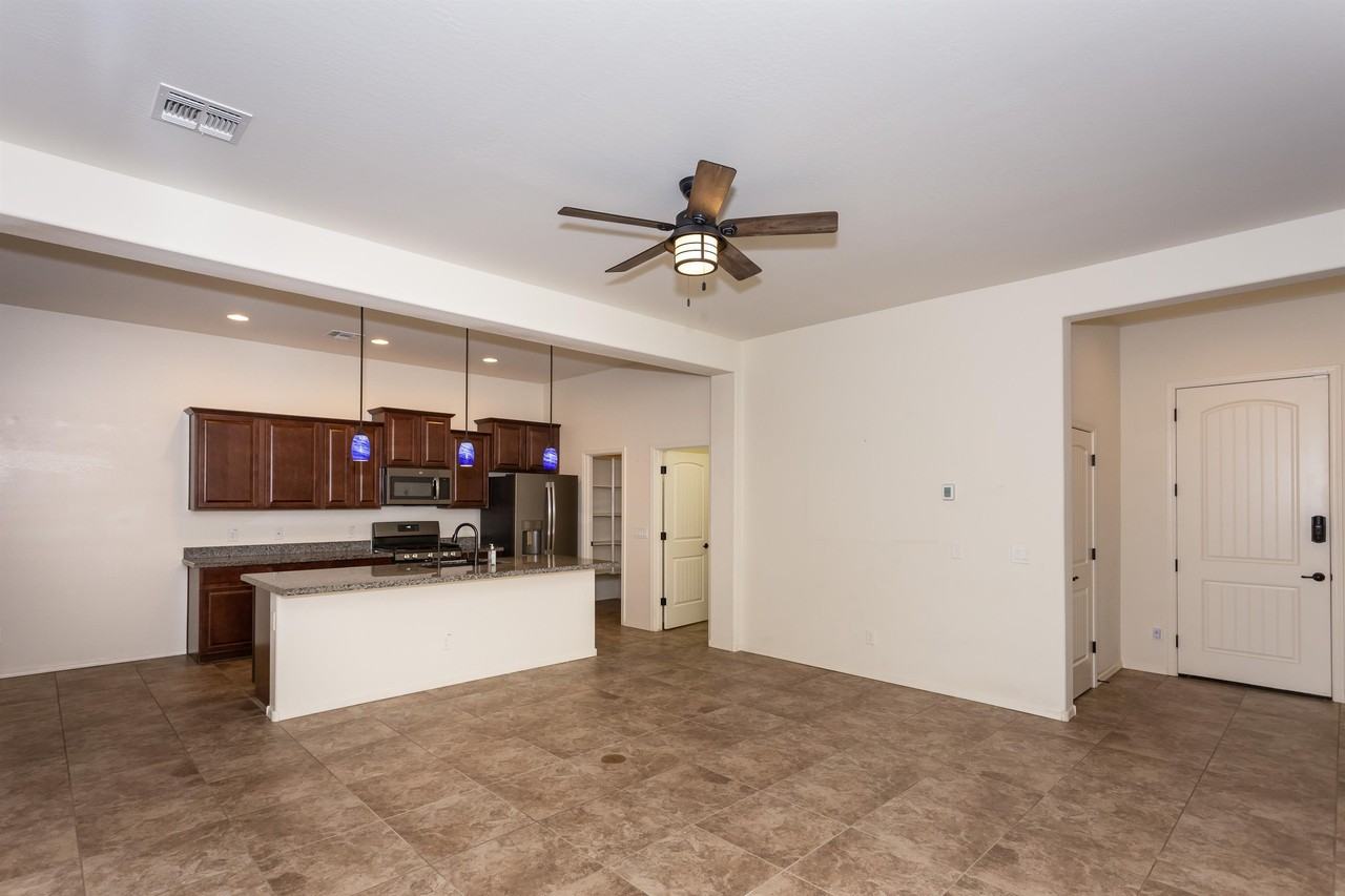 926 N Gomez St #1 - Photo 3 of 19