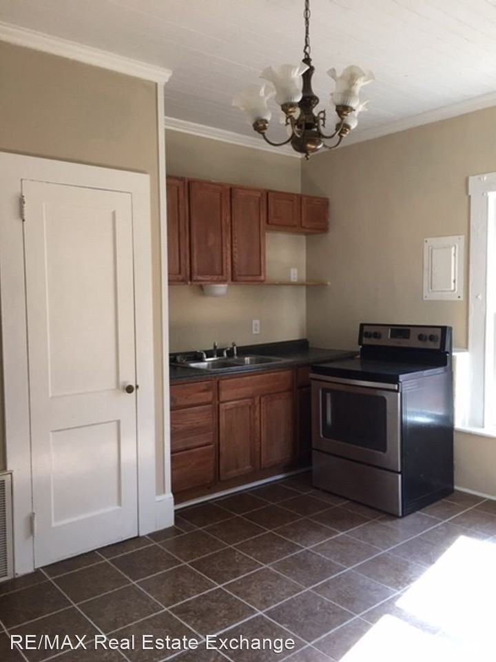 1402 N. Elm Street - Photo 2 of 13