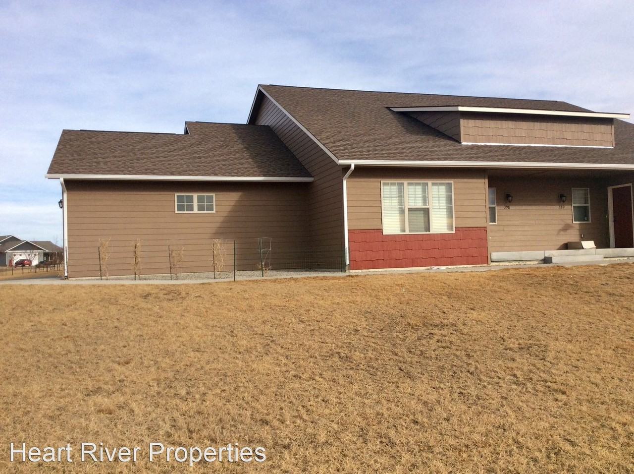 398 Center St - Photo 2 of 13