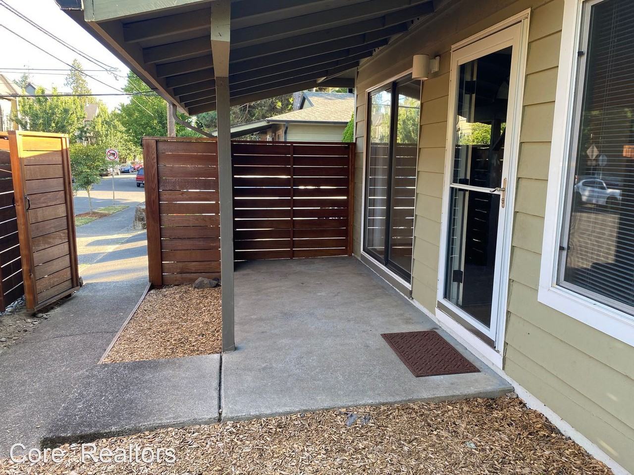 8725 SE 11th Ave - Photo 2 of 14