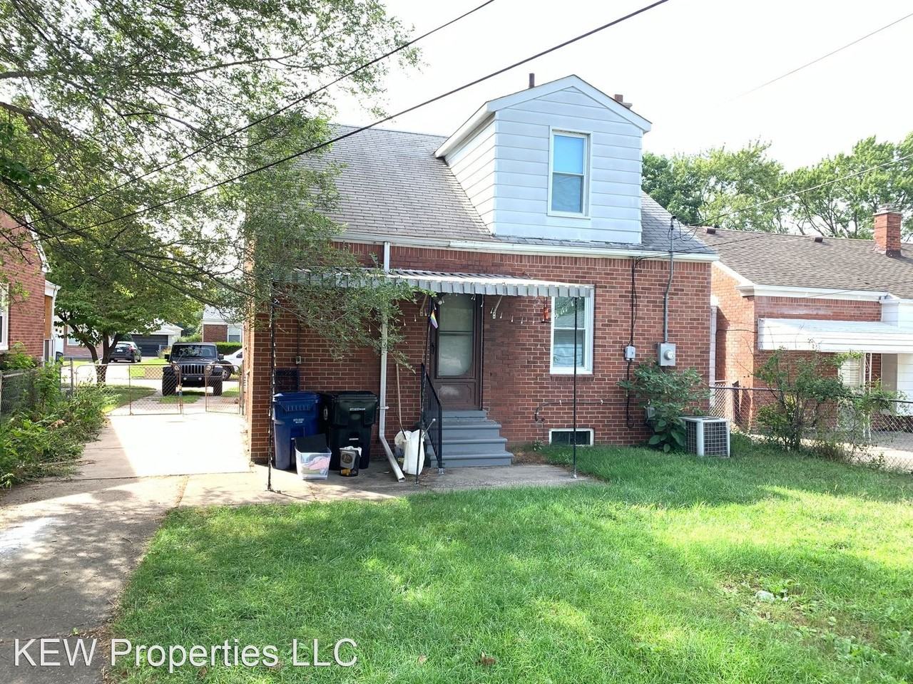 11704 Royal Grand - Photo 2 of 13