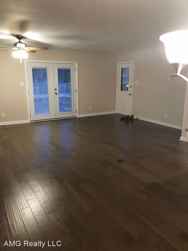 200 12th St - Photo 2 of 12