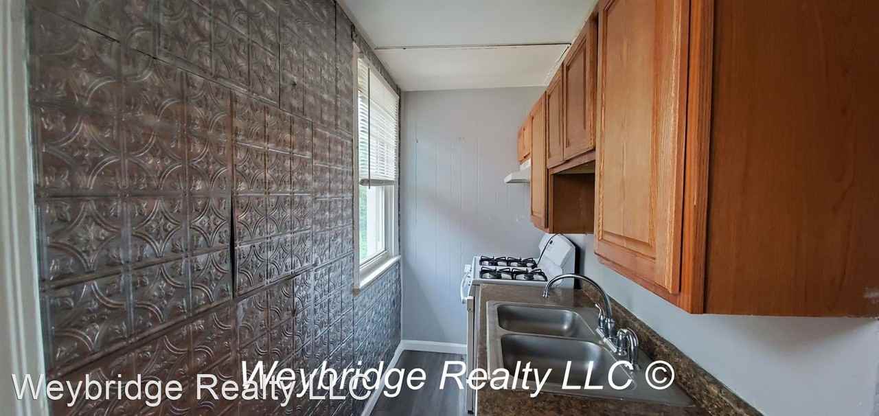 2262 Harrison Ave - Photo 3 of 20