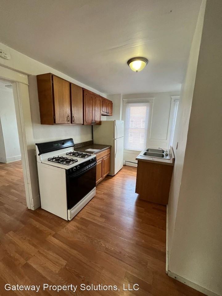 54 JAMES ST. AMSTERDAM, NY 12010 P & R Enterprises of NY, LLC - Photo 2 of 5