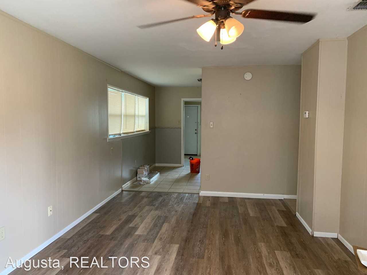 1749 Briarwood St - Photo 3 of 13