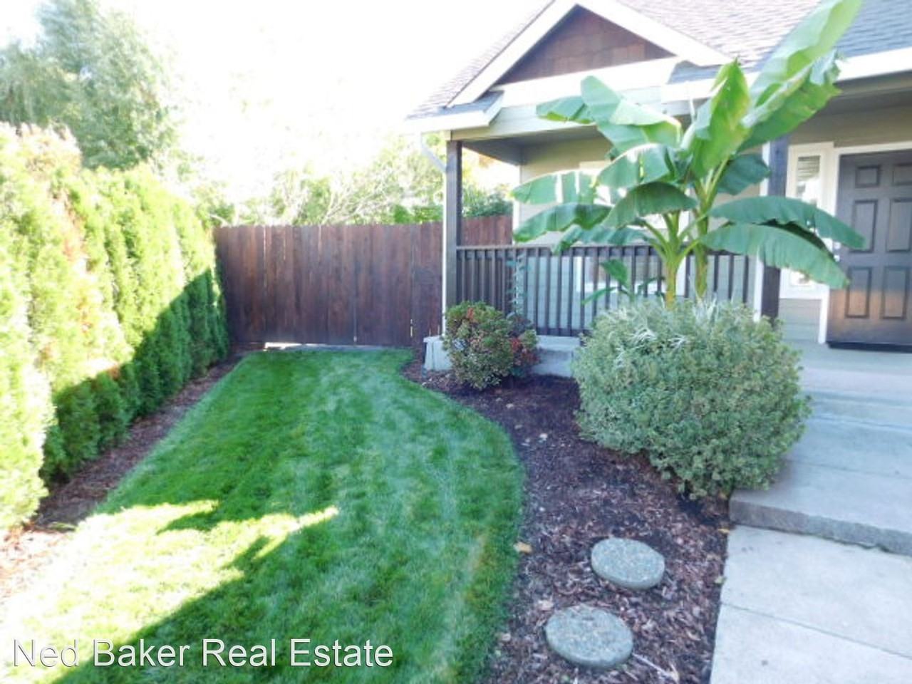 2605 San Clemente Ln Ne - Photo 3 of 35