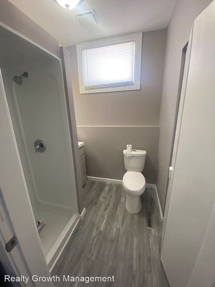 626 3rd Ave SE - Photo 3 of 3