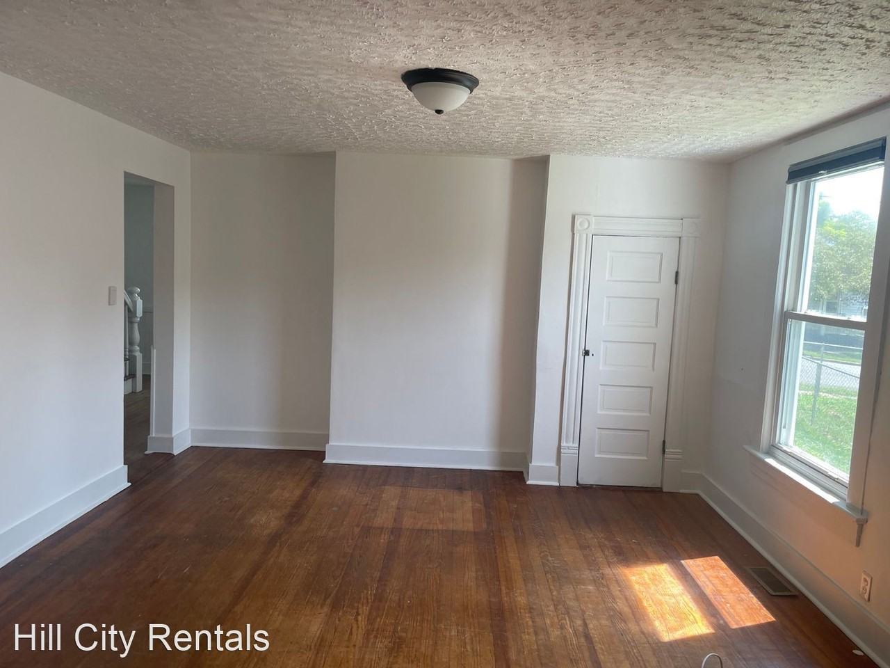 1301 Tilden Ave - Photo 3 of 13