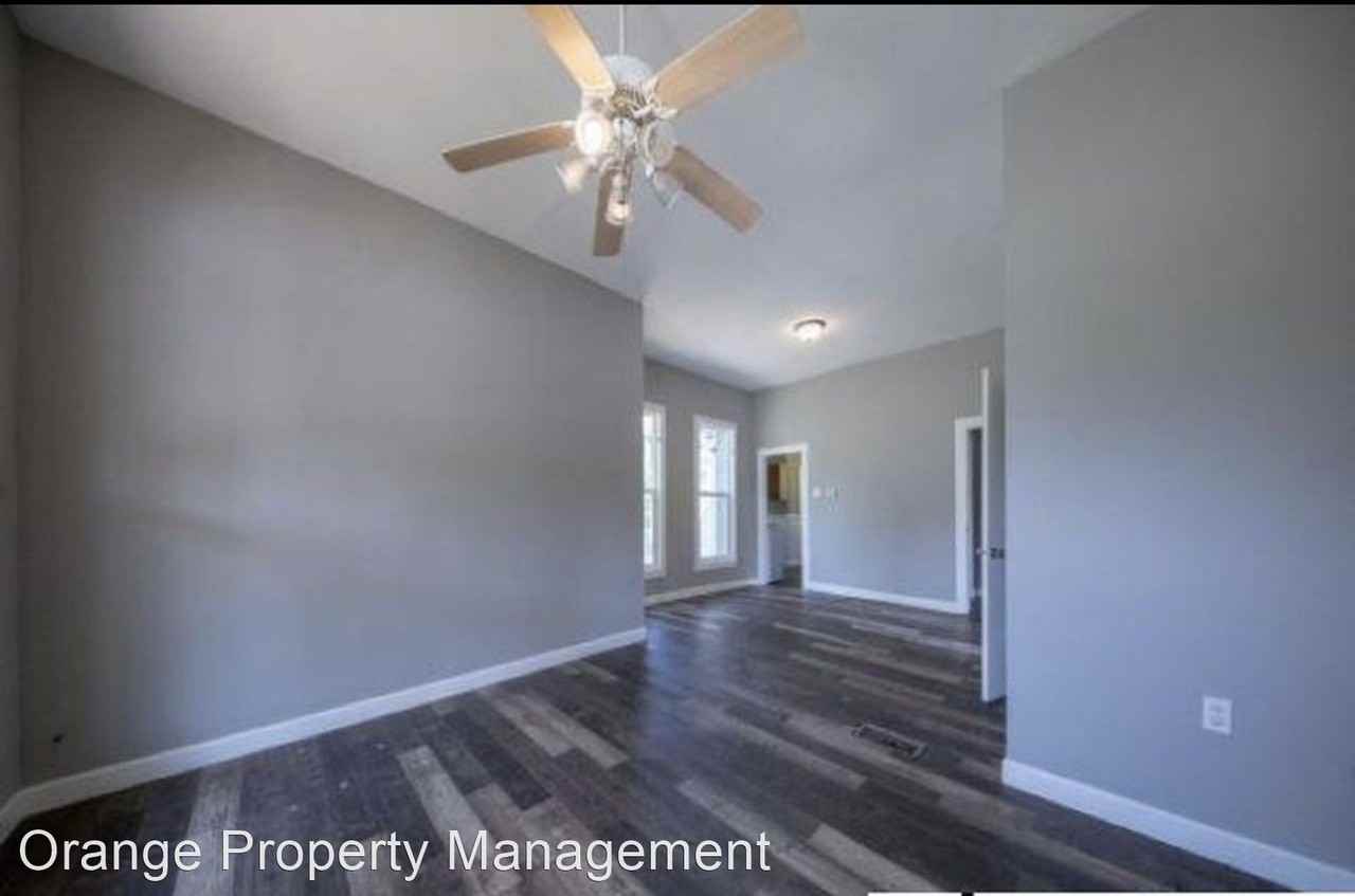 3302 Maple St - Photo 2 of 10