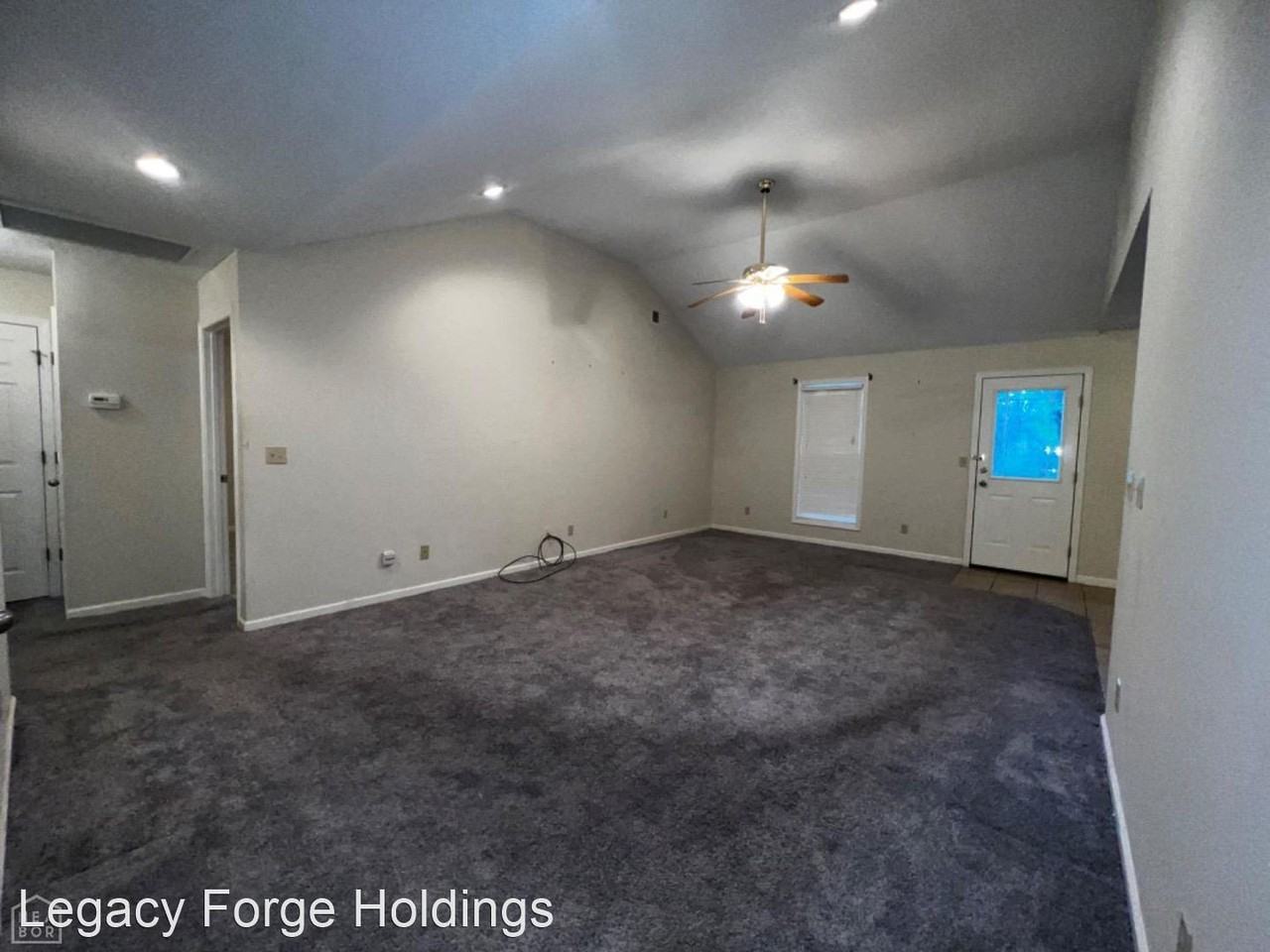 905 Sandino Dr - Photo 3 of 10