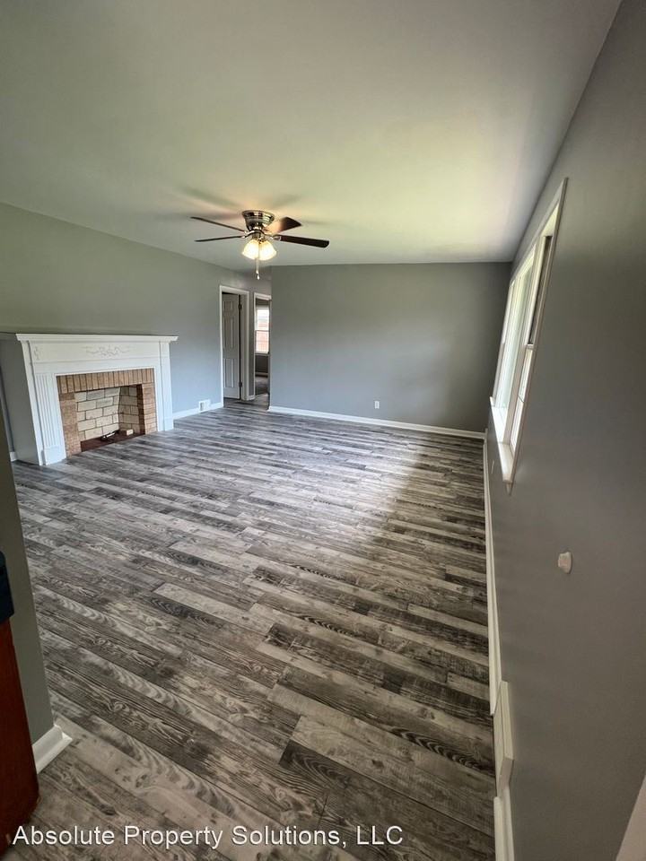 2111 S Luster Ave - Photo 3 of 24