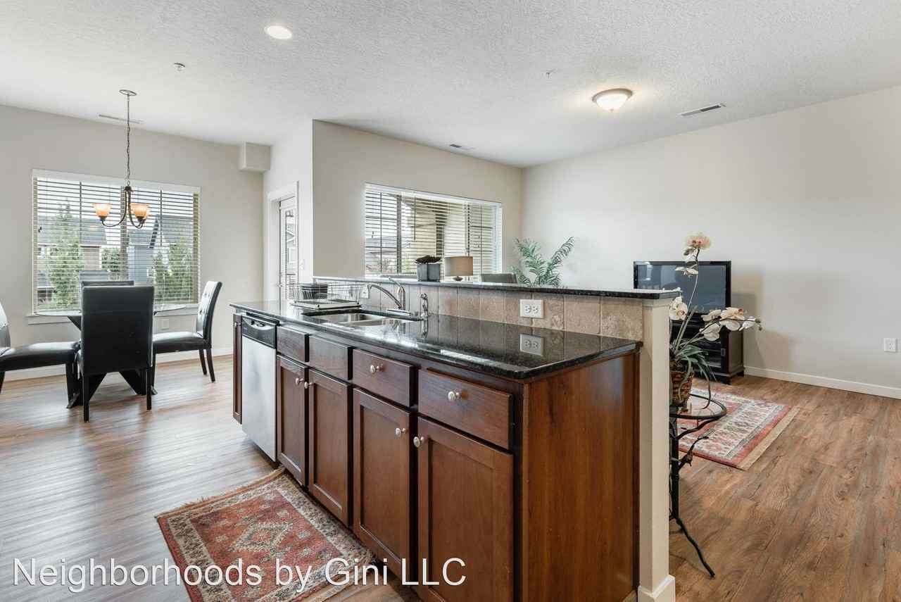 2283 ACCOLADE - Photo 2 of 7