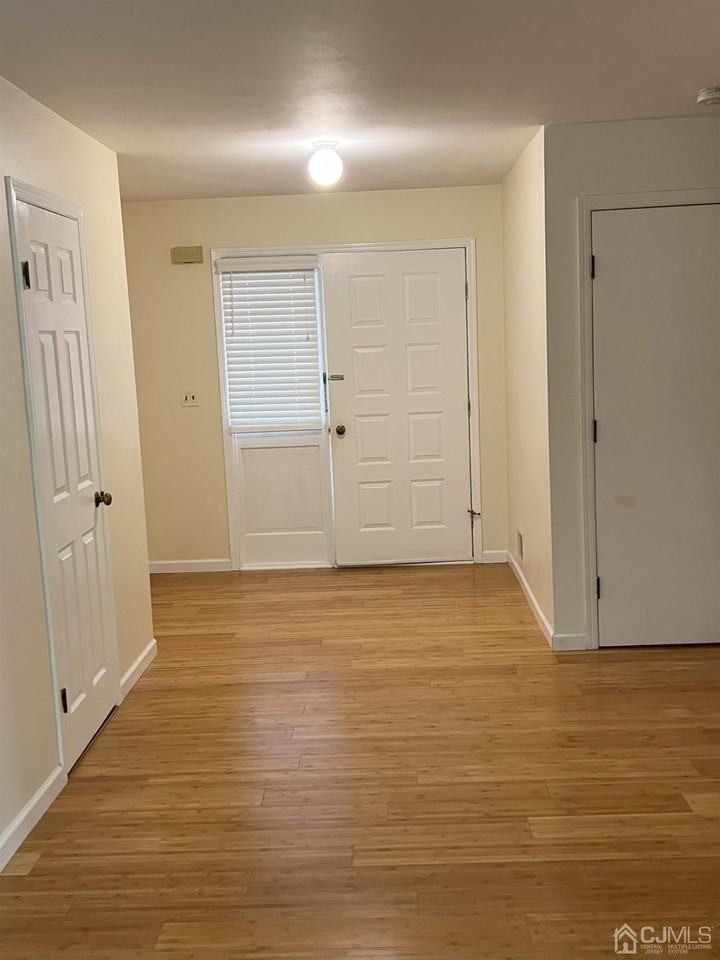 16 Stockton Ct - Photo 3 of 39