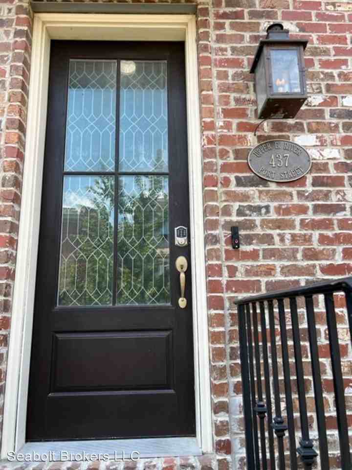 437 Port St - Photo 3 of 27